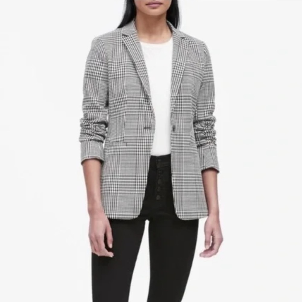 Banana Republic Long and Lean Black & White Houndstooth Plaid